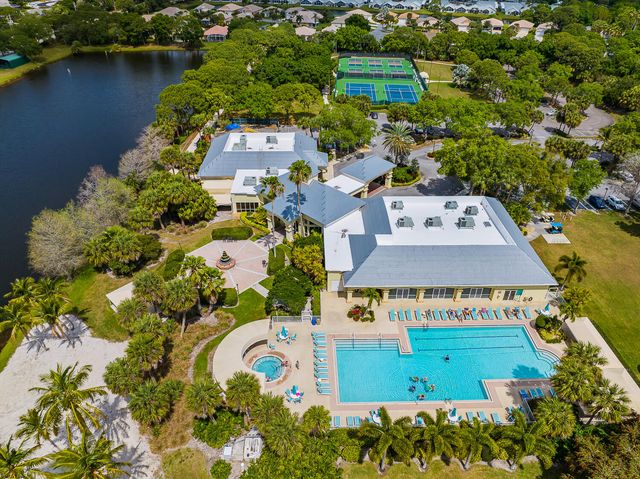 914 NW Sarria Court, Port St. Lucie, Port St Lucie, FL 34986