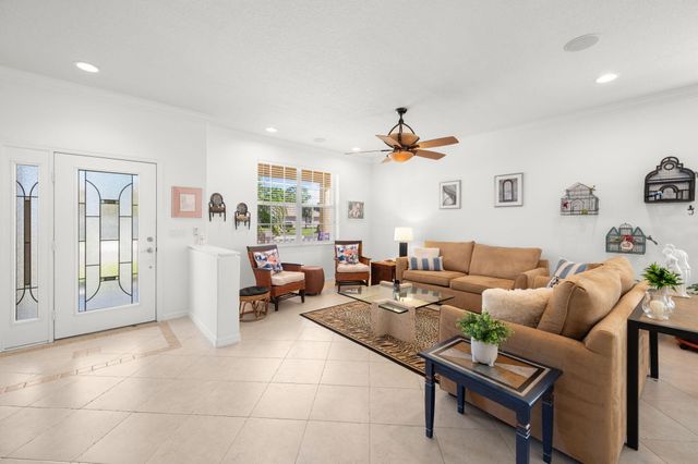 914 NW Sarria Court, Port St. Lucie, Port St Lucie, FL 34986