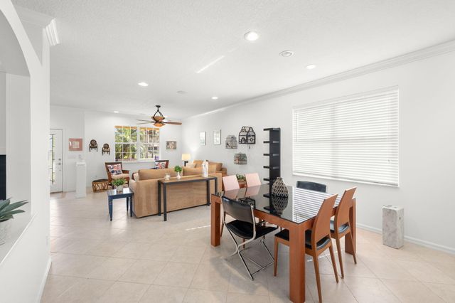 914 NW Sarria Court, Port St. Lucie, Port St Lucie, FL 34986