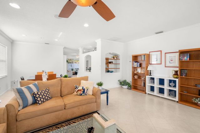 914 NW Sarria Court, Port St. Lucie, Port St Lucie, FL 34986