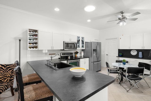 914 NW Sarria Court, Port St. Lucie, Port St Lucie, FL 34986