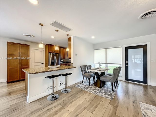 5880 SW 13th St, Plantation, FL 33317