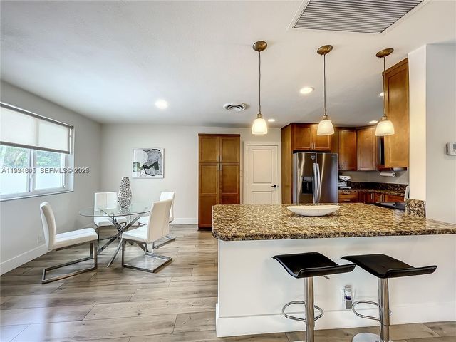 5880 SW 13th St, Plantation, FL 33317