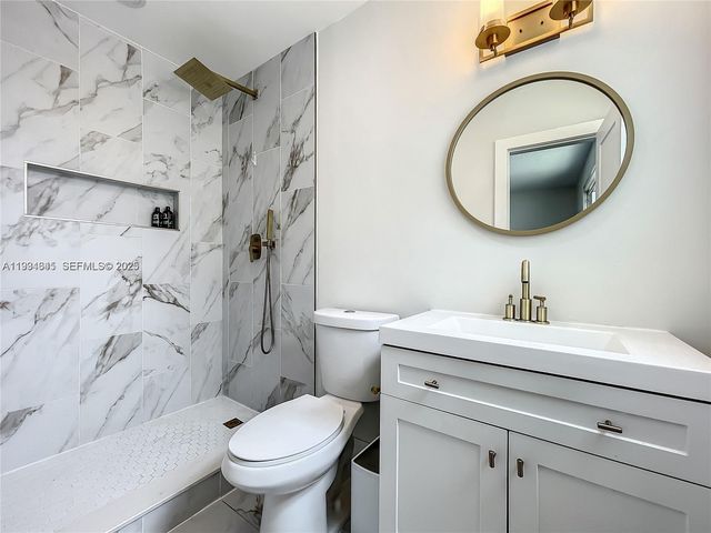 5880 SW 13th St, Plantation, FL 33317