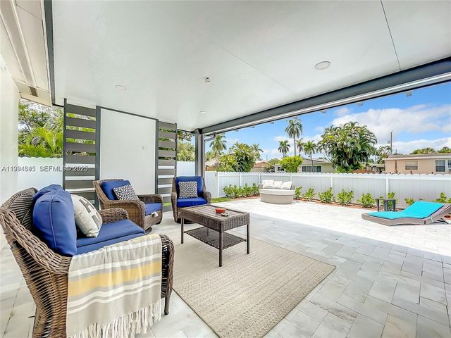 5880 SW 13th St, Plantation, FL 33317