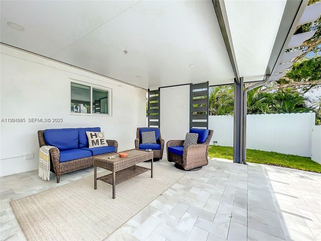 5880 SW 13th St, Plantation, FL 33317