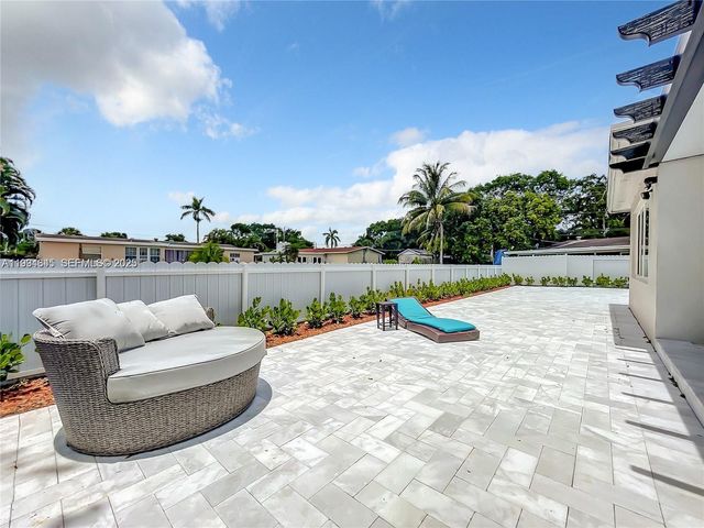 5880 SW 13th St, Plantation, FL 33317