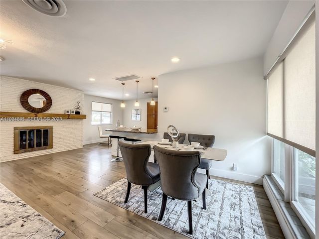 5880 SW 13th St, Plantation, FL 33317