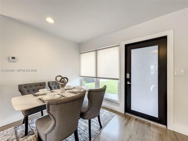 5880 SW 13th St, Plantation, FL 33317