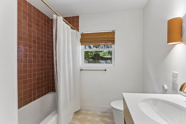 3201 Bengston ST, Austin, TX 78702