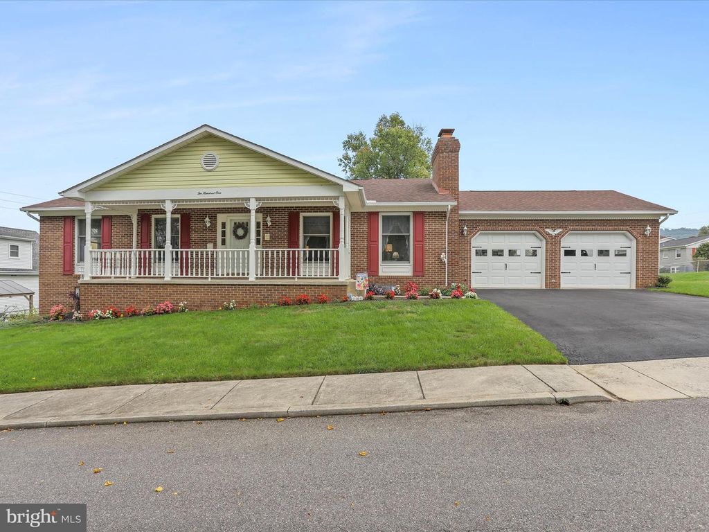 201 SINNESIN DR, Boonsboro, MD 21713