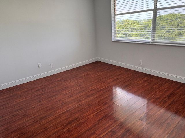 4570 NW 18th Avenue 605, Deerfield Beach, FL 33064