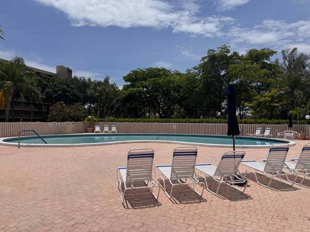 4570 NW 18th Avenue 605, Deerfield Beach, FL 33064