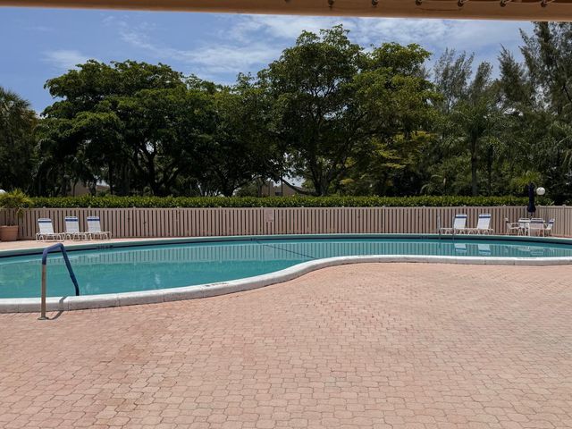 4570 NW 18th Avenue 605, Deerfield Beach, FL 33064