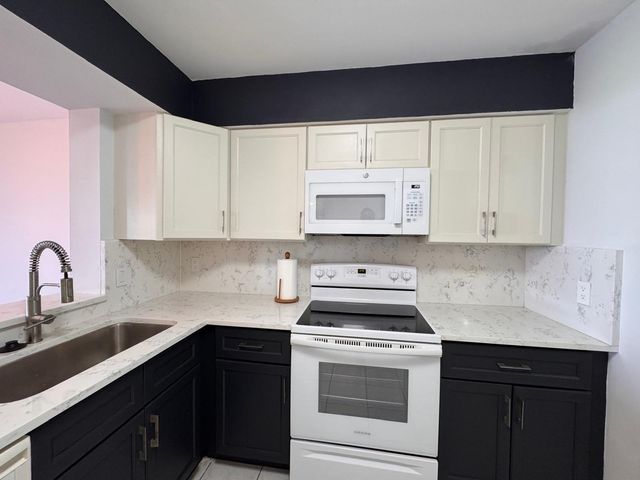 4570 NW 18th Avenue 605, Deerfield Beach, FL 33064