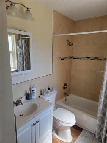 2131 W BAY DRIVE B, Largo, FL 33770