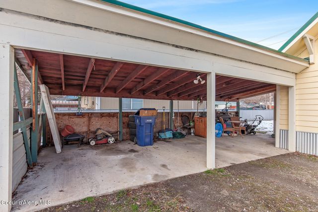 1021 N Florence Ave, Sandpoint, ID 83864