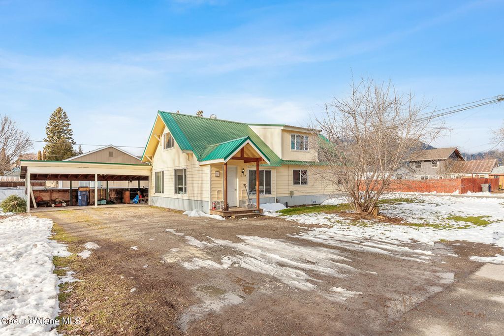 1021 N Florence Ave, Sandpoint, ID 83864