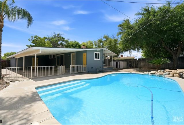 3025 Peerless Avenue, Bakersfield, CA 93308