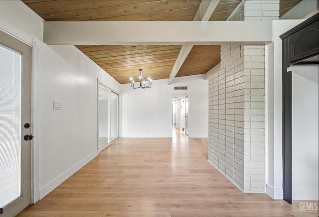 3025 Peerless Avenue, Bakersfield, CA 93308