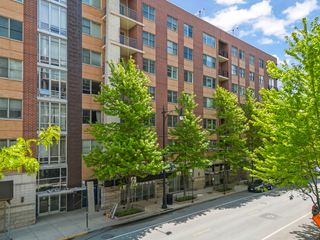 873 N Larrabee Street 202, Chicago, IL 60610