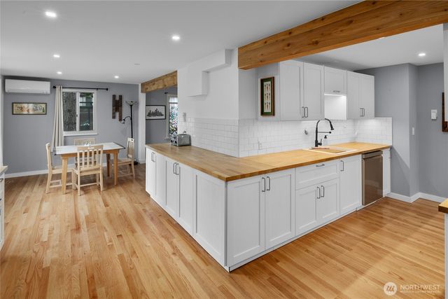 12419 16th Avenue S, Seattle, WA 98168