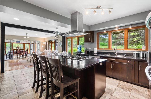 22446 N OLD BARRINGTON Road N, North Barrington, IL 60010