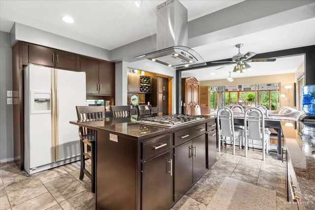 22446 N OLD BARRINGTON Road N, North Barrington, IL 60010