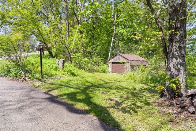 22446 N OLD BARRINGTON Road N, North Barrington, IL 60010