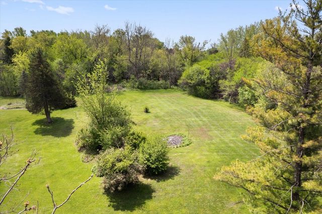 22446 N OLD BARRINGTON Road N, North Barrington, IL 60010