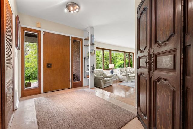 22446 N OLD BARRINGTON Road N, North Barrington, IL 60010