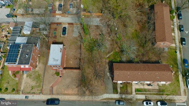 5220 BANKS PL NE, Washington, DC 20019