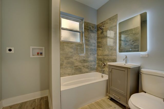 7331 S Dante Avenue 2, Chicago, IL 60619