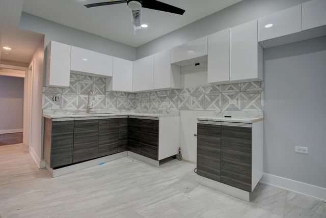 7331 S Dante Avenue 2, Chicago, IL 60619