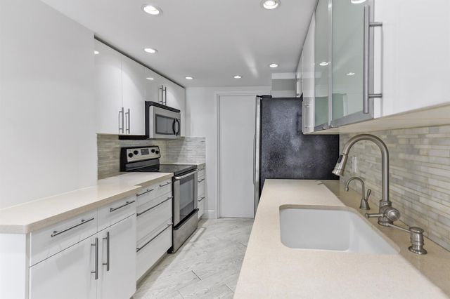 2860 S Ocean Boulevard 311, Palm Beach, FL 33480