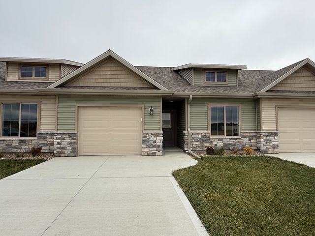 407 W Madison Street, Winterset, IA 50273