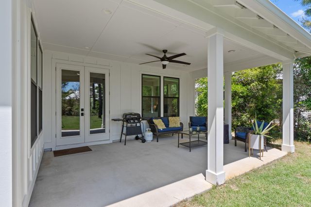 64 E Grizzly Street, Freeport, FL 32439