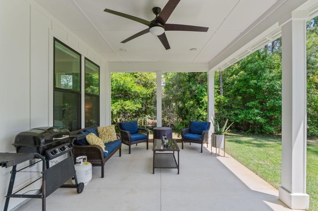 64 E Grizzly Street, Freeport, FL 32439