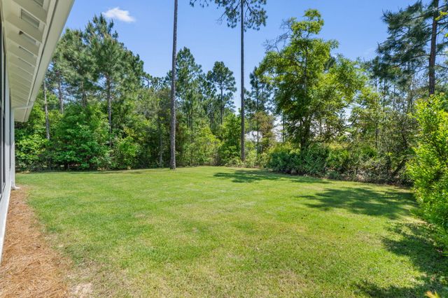 64 E Grizzly Street, Freeport, FL 32439