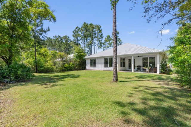 64 E Grizzly Street, Freeport, FL 32439