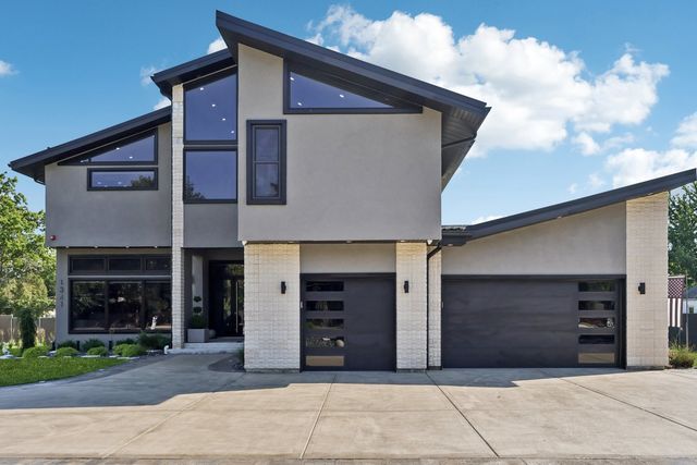 1341 Pfingsten Road, Northbrook, IL 60062