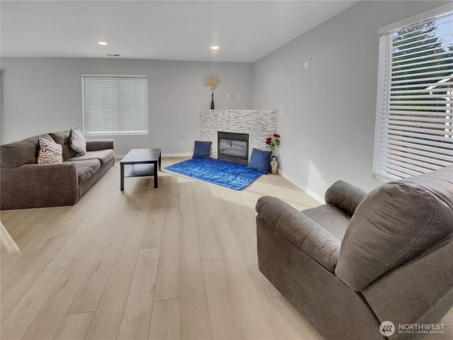 6242 71st Avenue Ct W, University Place, WA 98467