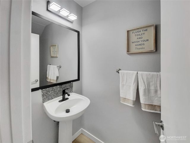 6242 71st Avenue Ct W, University Place, WA 98467