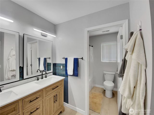 6242 71st Avenue Ct W, University Place, WA 98467