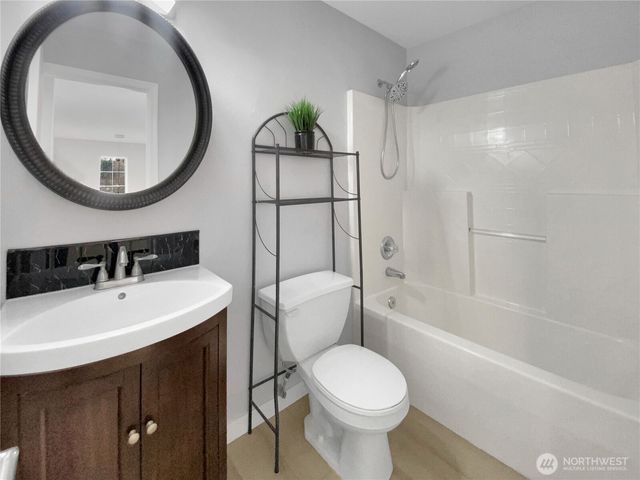 6242 71st Avenue Ct W, University Place, WA 98467