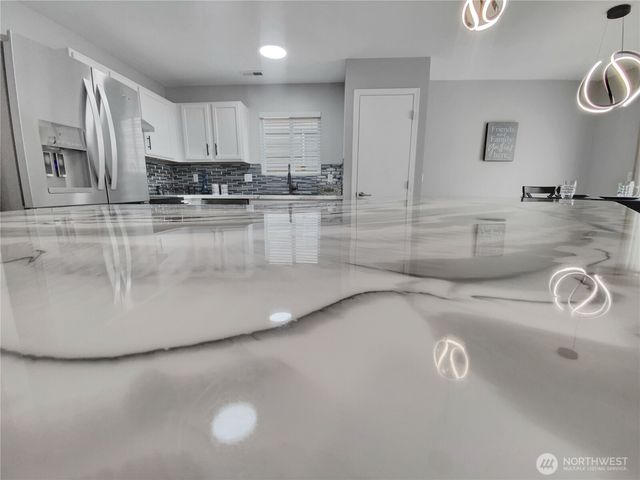 6242 71st Avenue Ct W, University Place, WA 98467