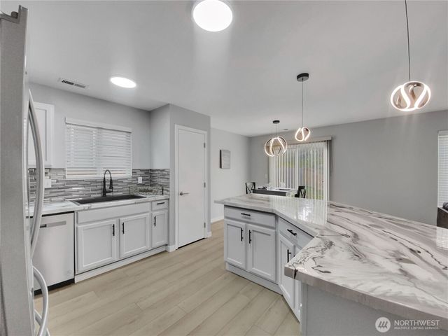 6242 71st Avenue Ct W, University Place, WA 98467