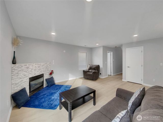 6242 71st Avenue Ct W, University Place, WA 98467