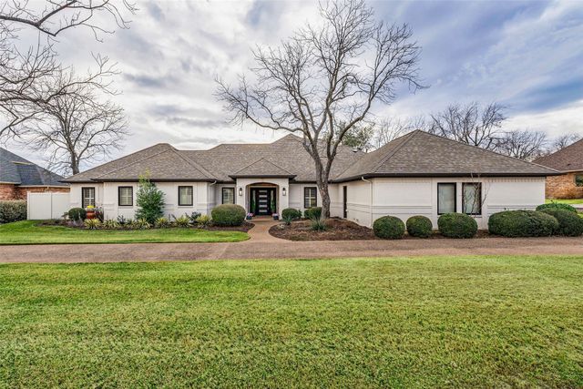 5605 Flagstick Drive, Granbury, TX 76049