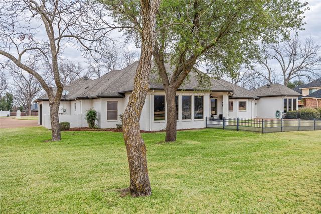 5605 Flagstick Drive, Granbury, TX 76049